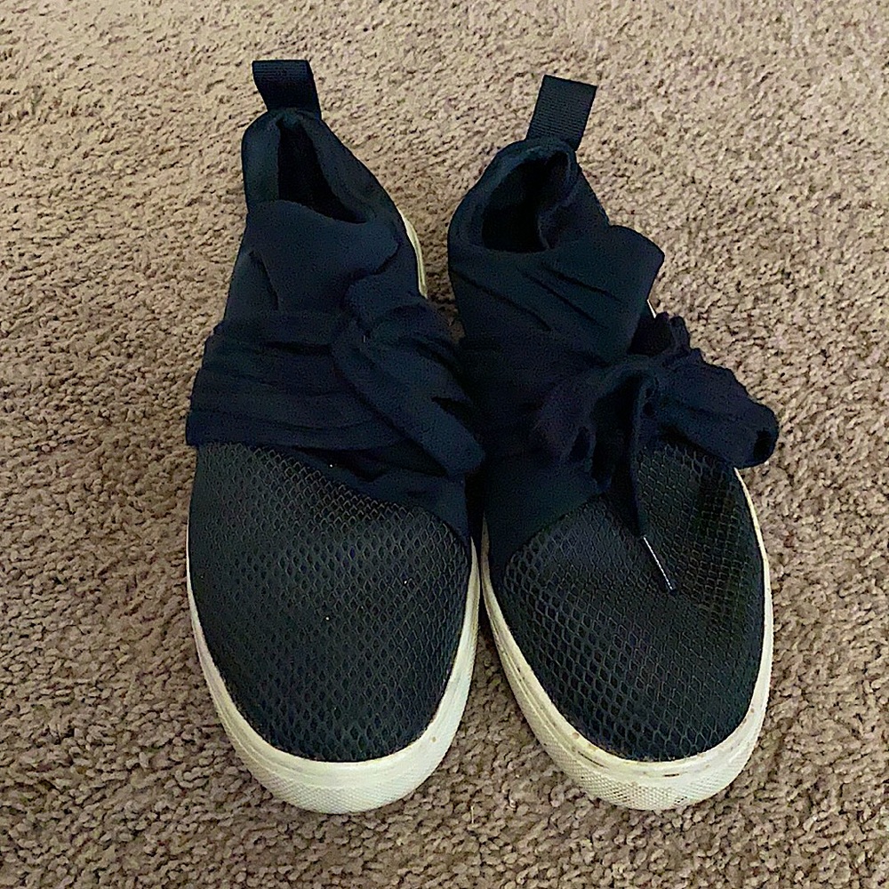 Casual Black Tennis Shoe/ Sneaker